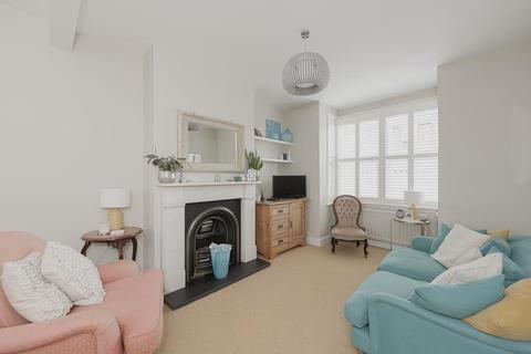 32 Lindsay Road, Worcester Park, KT4 8LE