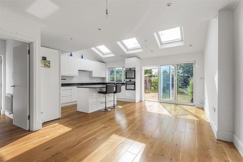 11 Clandon Close, Epsom, KT17 2NH