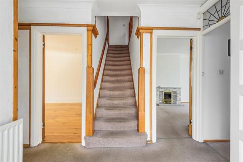 11 Clandon Close, Epsom, KT17 2NH