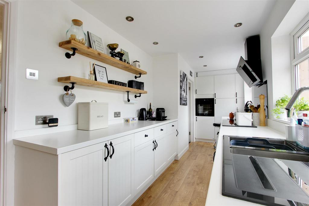 Old Farm, Pitstone, Buckinghamshire 3 bed semidetached house £475,000