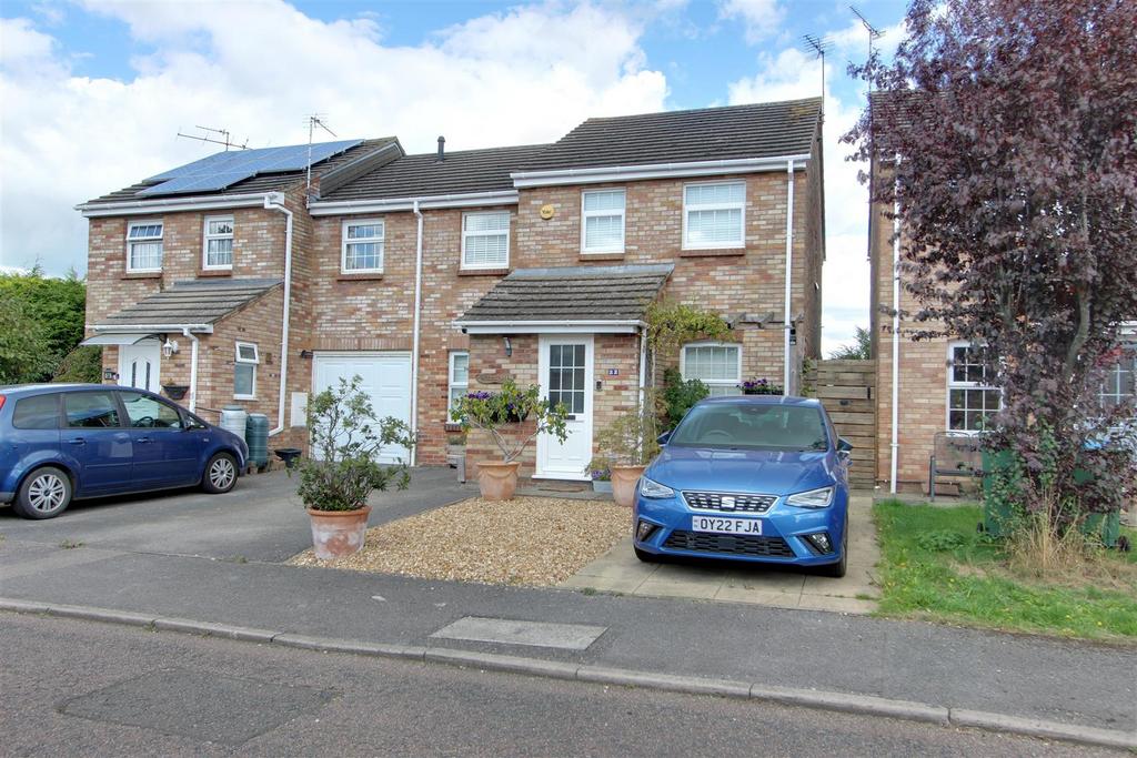 Old Farm, Pitstone, Buckinghamshire 3 bed semidetached house £475,000