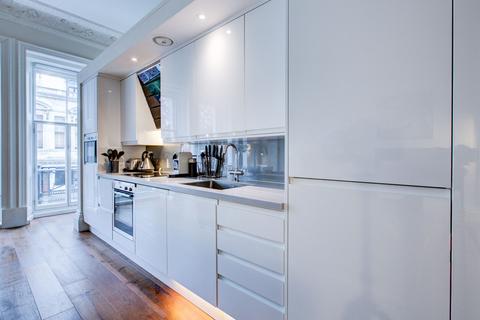 1 bedroom apartment to rent, Ennismore Gardens SW7