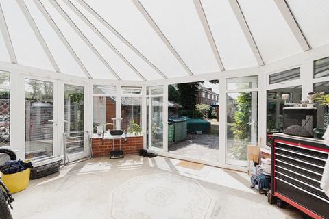 351 Kingston Road, Epsom, KT19 0BS