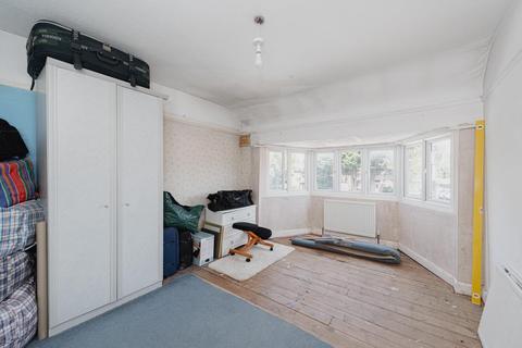 351 Kingston Road, Epsom, KT19 0BS