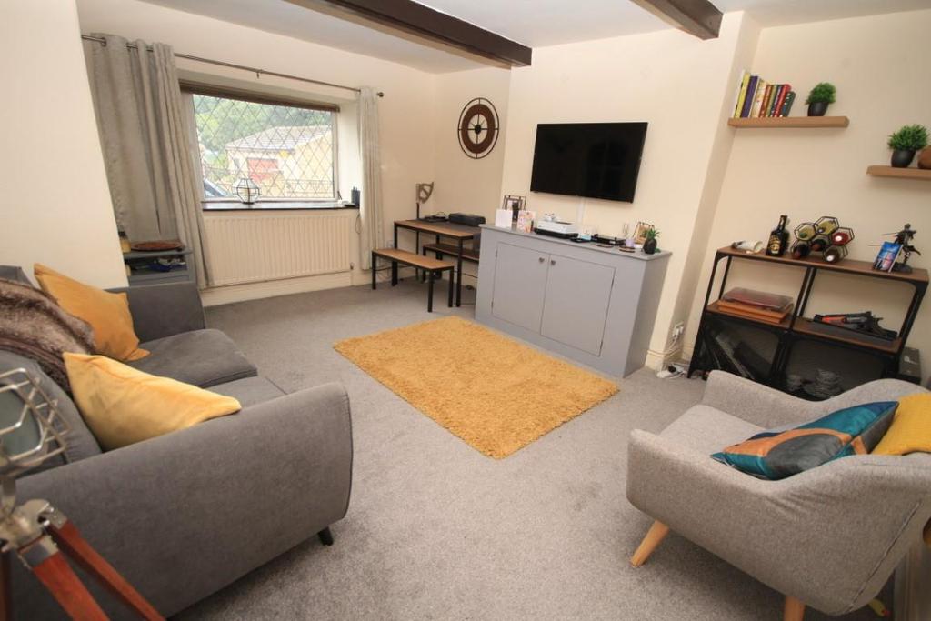 Ambler Thorn, Queensbury, Bradford 2 bed terraced house £90,000