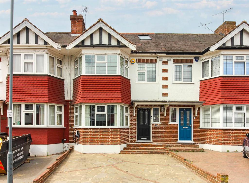 Colvin Gardens, Wanstead, E11 4 bed terraced house £2,800 pcm (£646 pw)