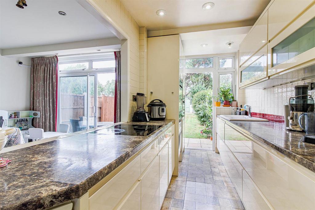 Kitchen1.jpg