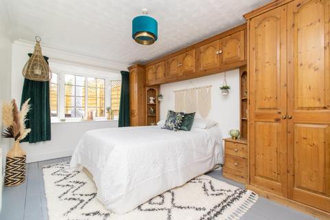 4 bedroom detached house for sale - Leslie Avenue, Margate