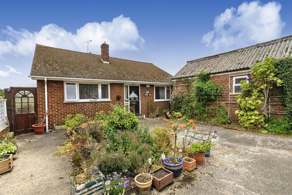 Hartington Road, Spital, Chesterfield 2 bed detached bungalow for sale £225,000