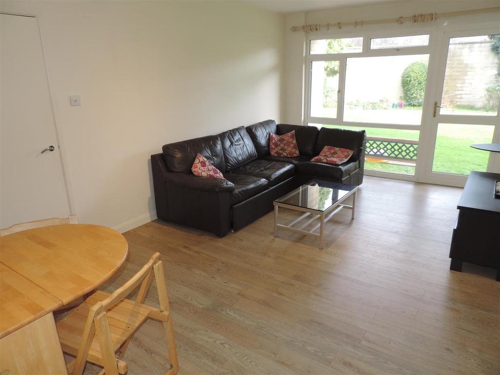 Forester Avenue, Bath 2 bed apartment £1,295 pcm (£299 pw)