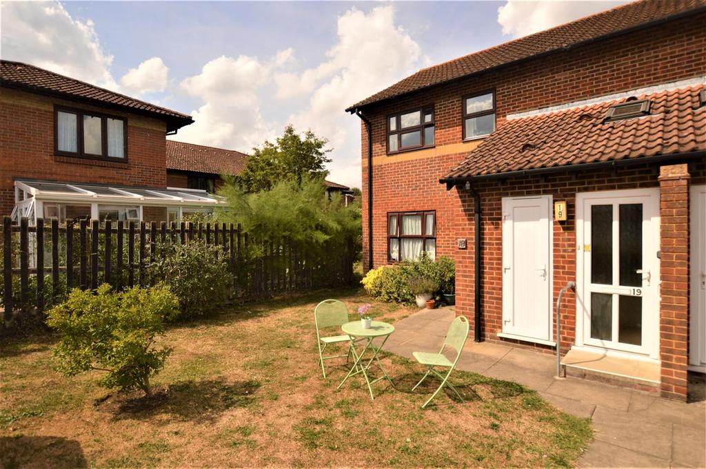 Cherwell Close, Croxley Green, Rickmansworth 1 bed for sale
