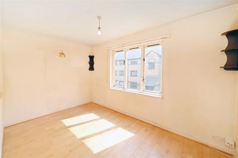 12 Transom Square, London, E14 3AQ