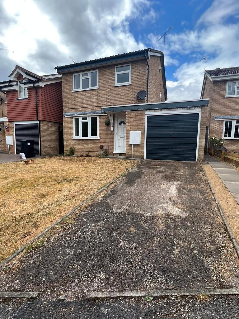 Pendlebury Drive, Leicester, LE2 3 bed detached house £995 pcm (£230 pw)