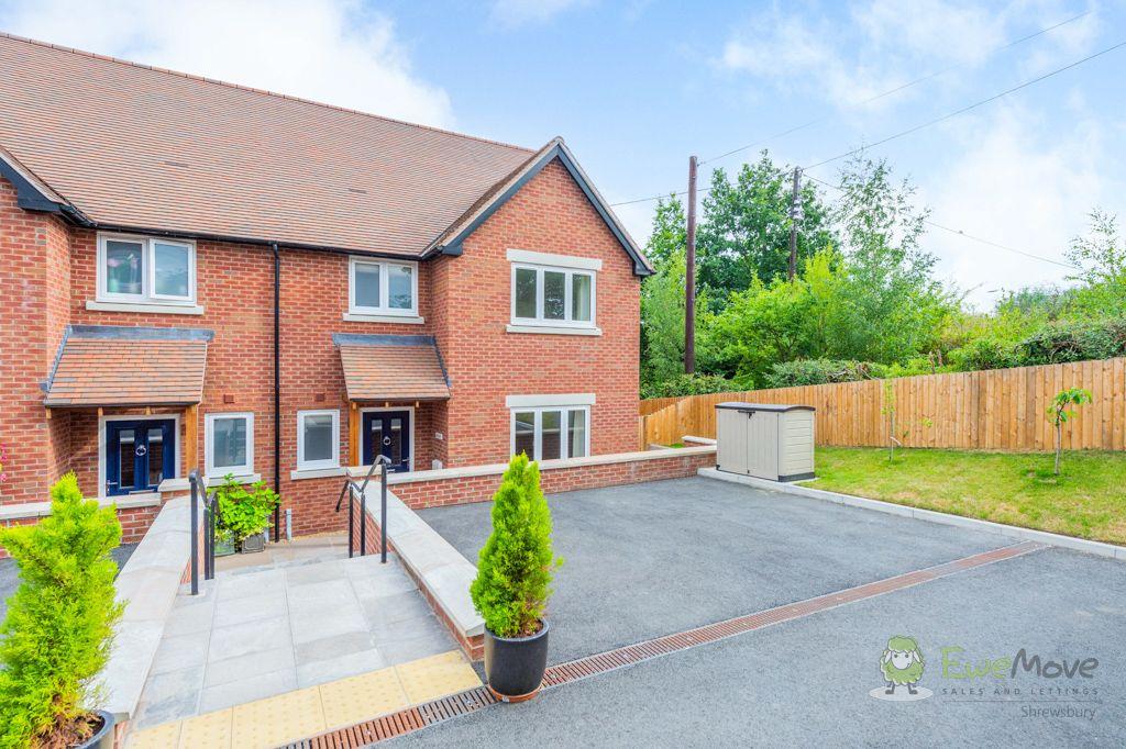 Parry Drive, Pontesbury, Shrewsbury... 3 bed semidetached house £305,750