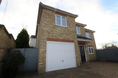 4 bedroom detached house to rent, Cromwell Road, Warley, CM14