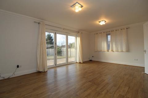 4 bedroom detached house to rent, Cromwell Road, Warley, CM14