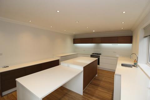 4 bedroom detached house to rent, Cromwell Road, Warley, CM14