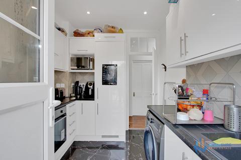 3 bedroom apartment for sale - Mountearl Gardens, London SW16