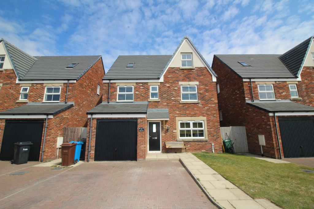 Fletcher Drive, Lytham St. Annes, FY8 5 bed detached house for sale £