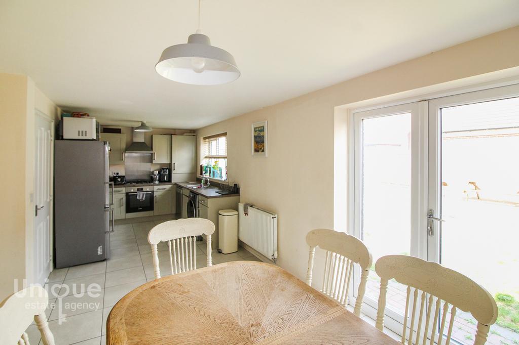 Fletcher Drive, Lytham St. Annes, FY8 5 bed detached house £360,000