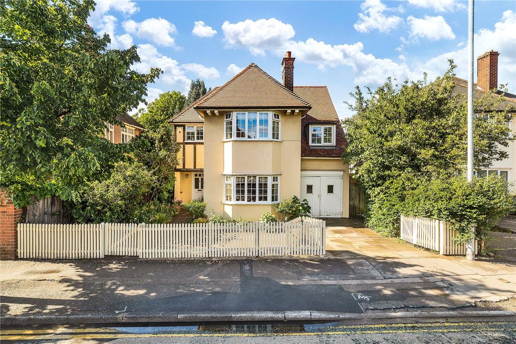 Chesterton Road, Cambridge, Cambridgeshire 4 bed detached house £