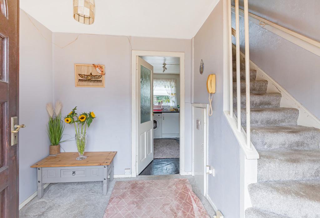 Weeple Drive, Linwood, Renfrewshire 2 bed end of terrace house £80,000