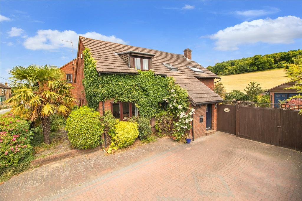 Fawkham Green, Fawkham, Kent, DA3 4 bed detached house for sale £675,000