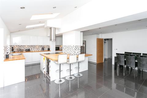 Wintons End Springfield, Bushey Heath, Bushey, WD23 1GL