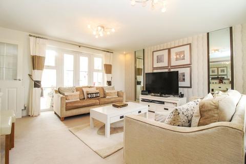 4 bedroom detached house to rent, Crispin Drive, Bedford