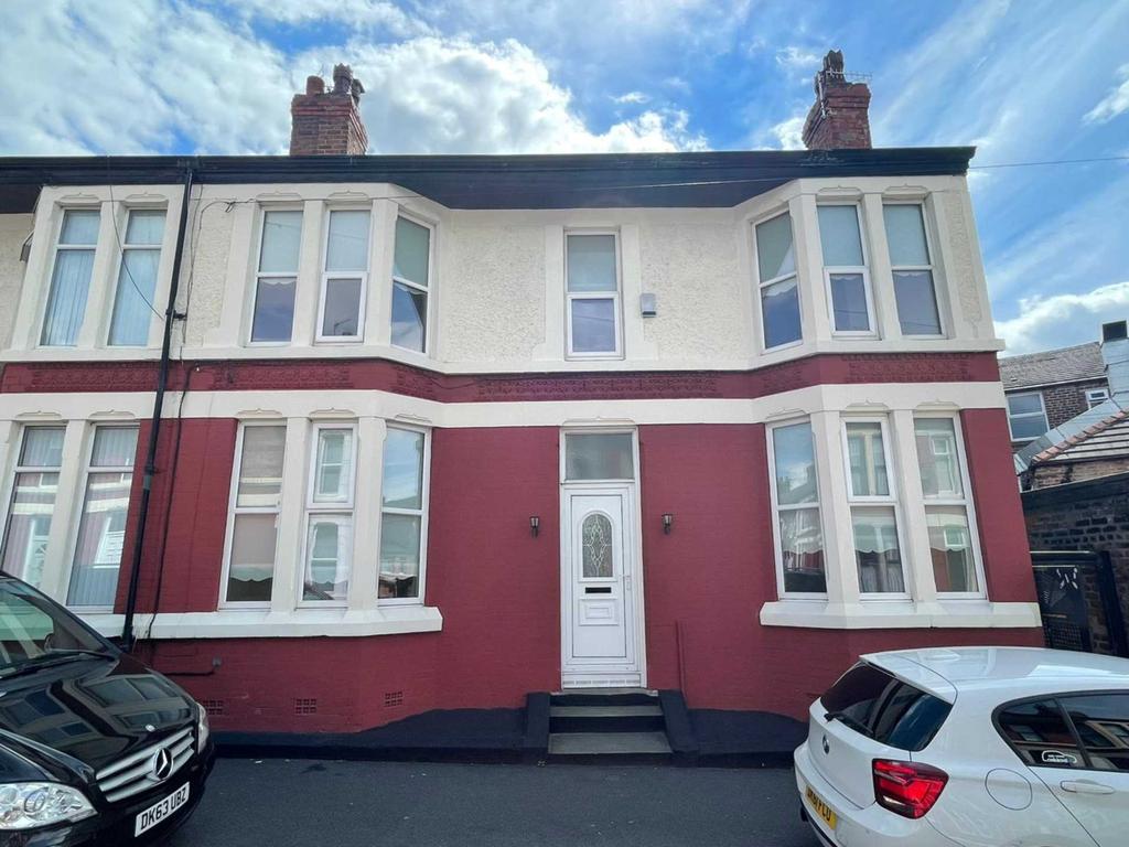 Kenyon Road, Mossley Hill 4 bed end of terrace house £995 pcm (£230 pw)