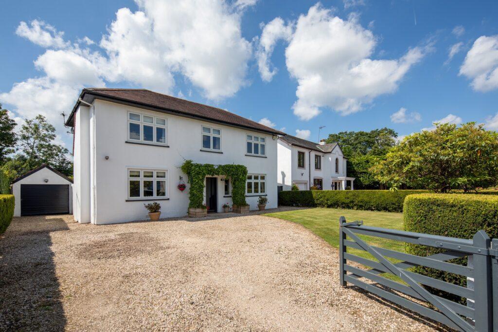 Broom Road, Newton Mearns 4 bed detached villa for sale £660,000