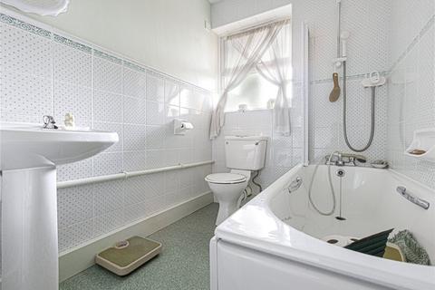 Flat 1, 30 Crescent West, Barnet, EN4 0EJ