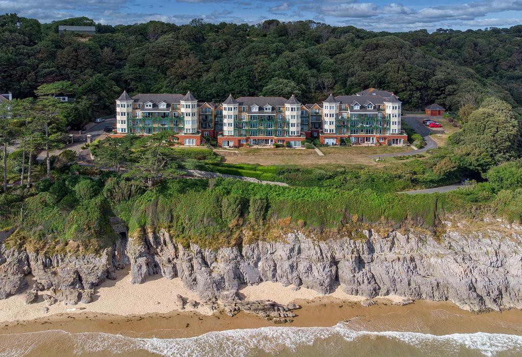26 Caswell Bay Court Caswell 2 bed apartment £450 000