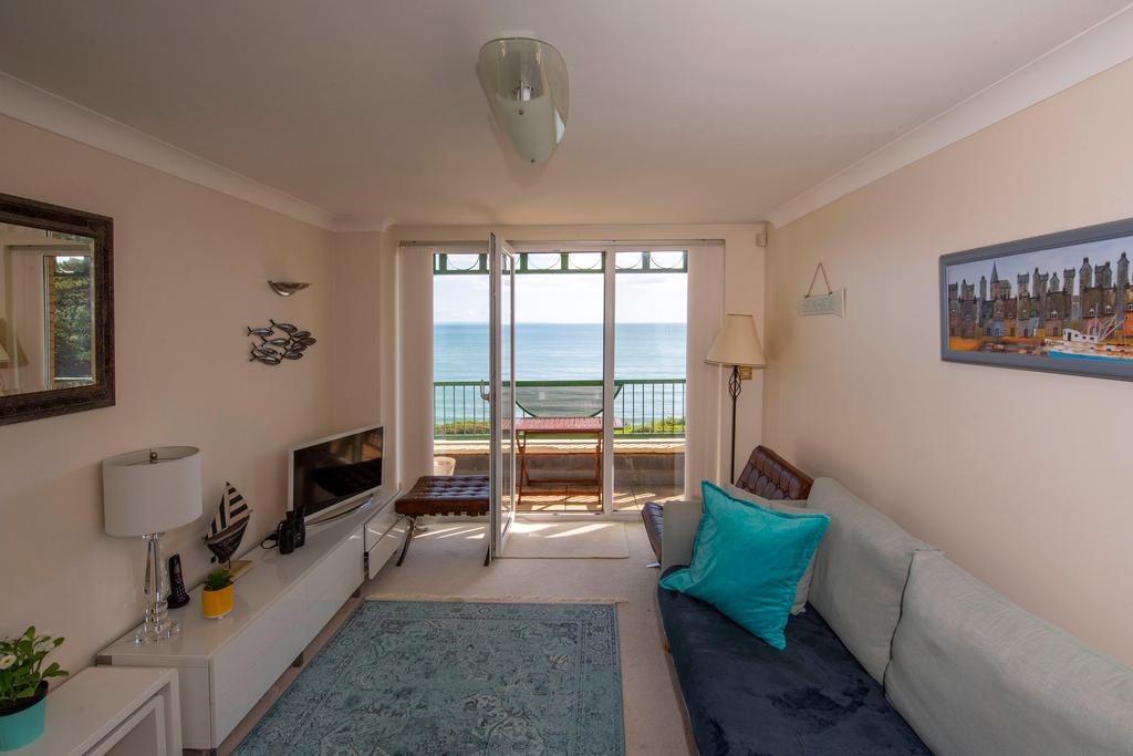 26 Caswell Bay Court Caswell 2 bed apartment £450 000