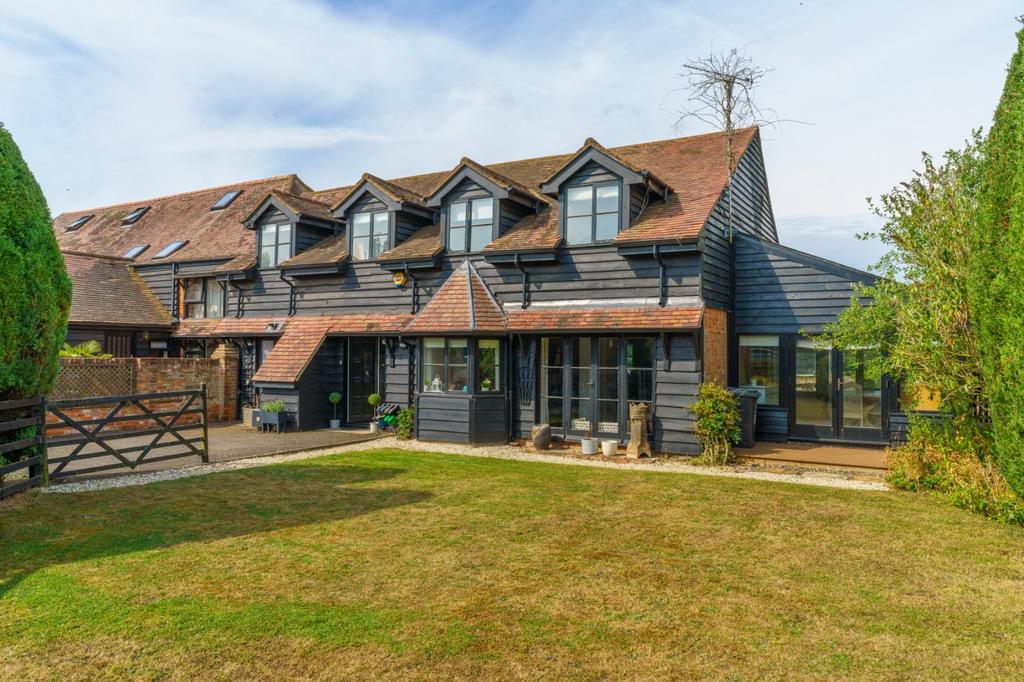 Hedgerley Lane, Gerrards Cross, Buckinghamshire 5 bed barn conversion