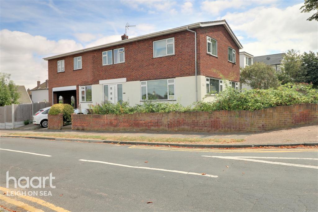 Mountdale Gardens, LeighOnSea 5 bed detached house for sale £800,000