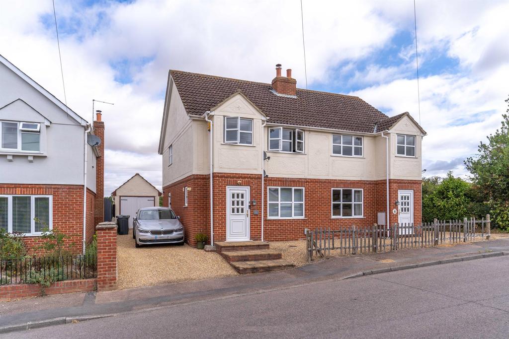 Gardenfields, Stebbing, Great Dunmow, Essex 3 bed semidetached house £1,200 pcm (£277 pw)