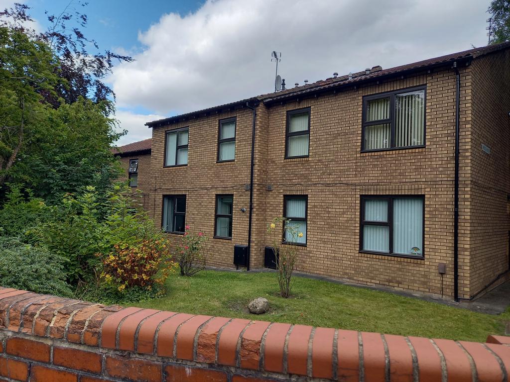 Lyndhurst Road, Forest Hall, Newcastle upon Tyne, NE12 1 bed flat £55,000