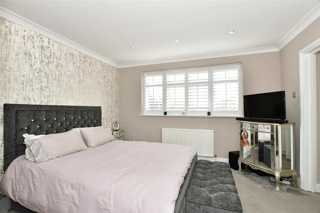 Loughton Way, Buckhurst Hill, Essex 4 bed semidetached house £900,000