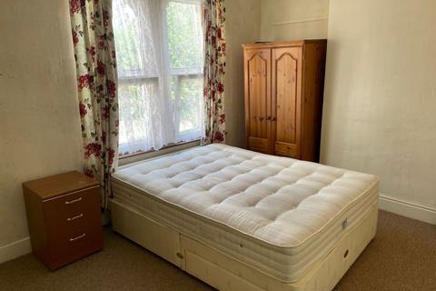 5 Thirlestane Road, Northampton, NN4 8HD