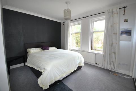 3 bedroom flat to rent, Hughenden Gardens, Glasgow, Glasgow City, G12