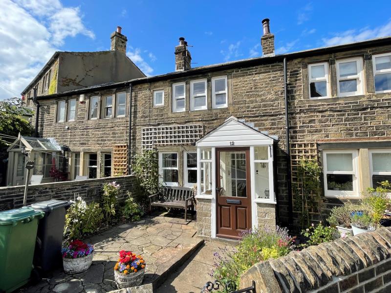 The Village, Holme, Holmfirth, HD9 2QG 2 bed cottage £675 pcm (£156 pw)