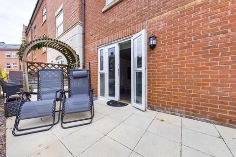 16 Armstrong Drive, Worcester, WR1 2GA