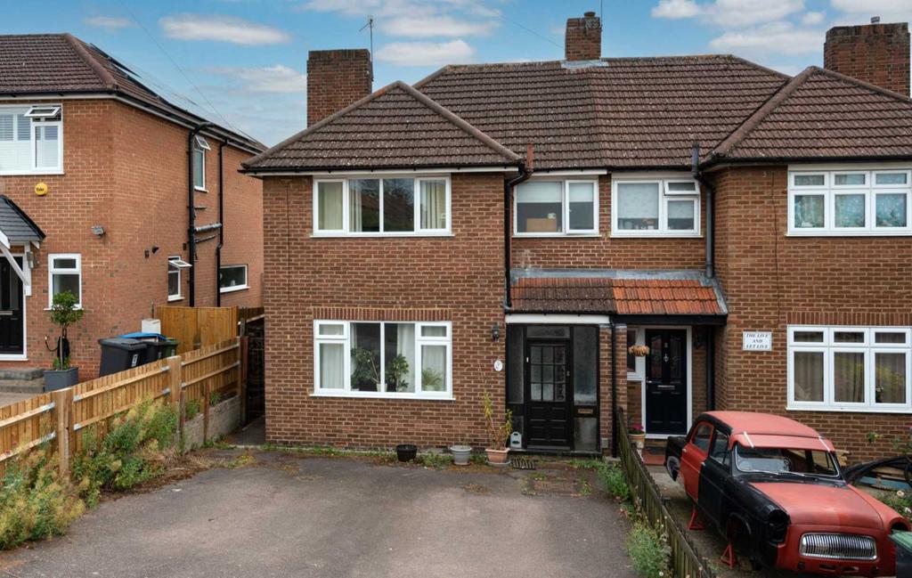 Great Elms Road, Hemel Hempstead 3 bed semidetached house £535,000