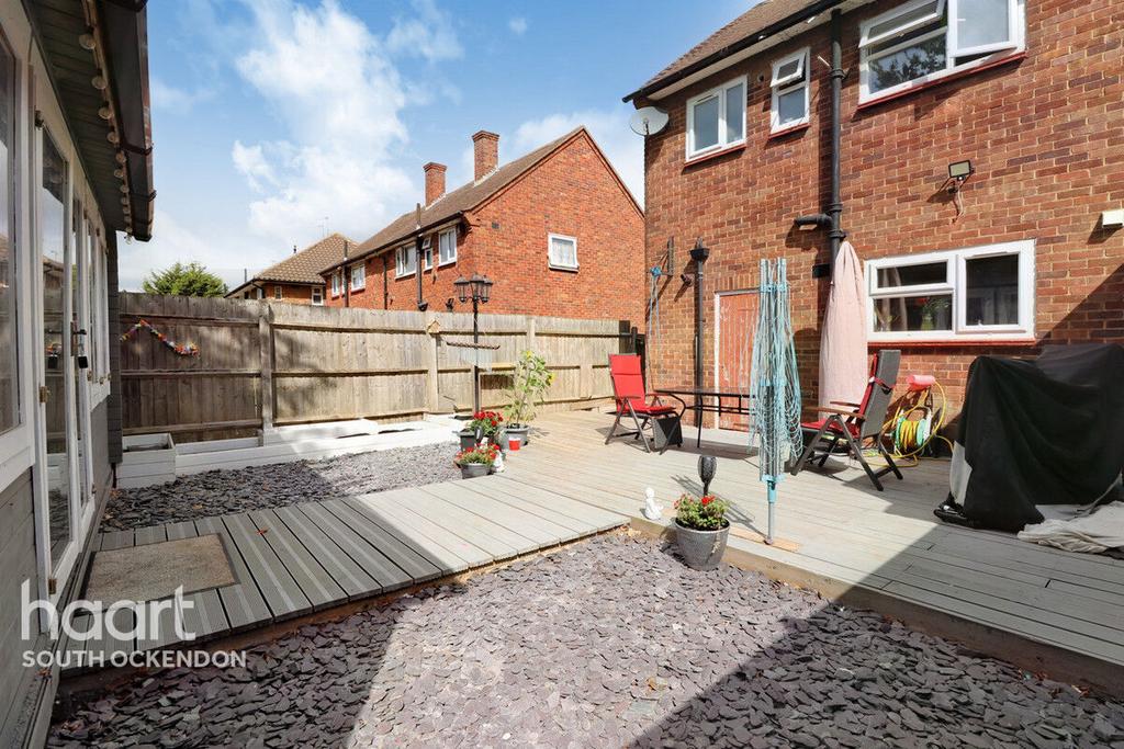 Araglen Avenue, South Ockendon 3 bed end of terrace house for sale £