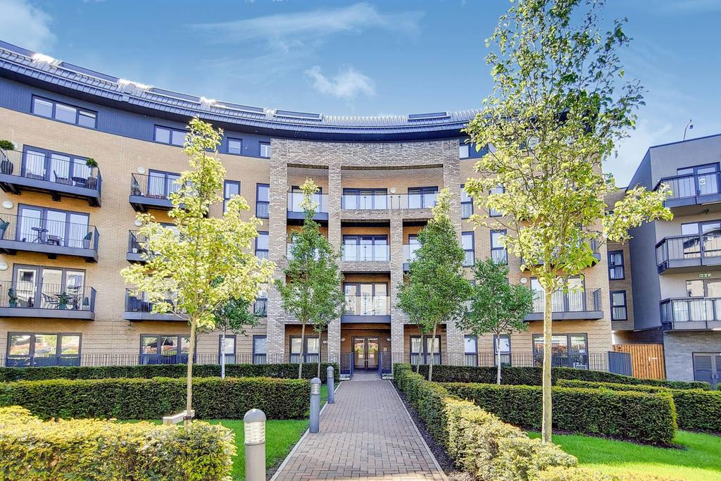 Stanmore Place, Stanmore, HA7 2 bed flat £500,000
