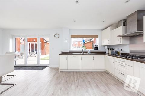 4 bedroom detached house for sale - Fairway Drive, Chelmsford, CM3