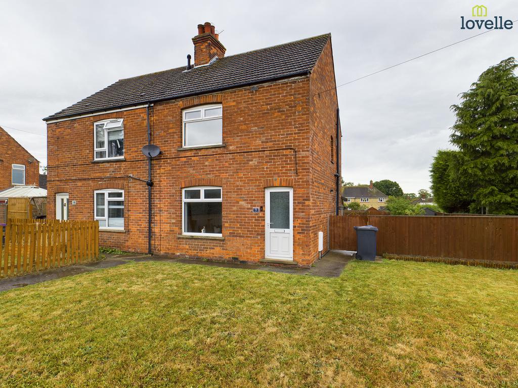 Gainsborough Road, Middle Rasen, LN8 2 bed semidetached house £180,000