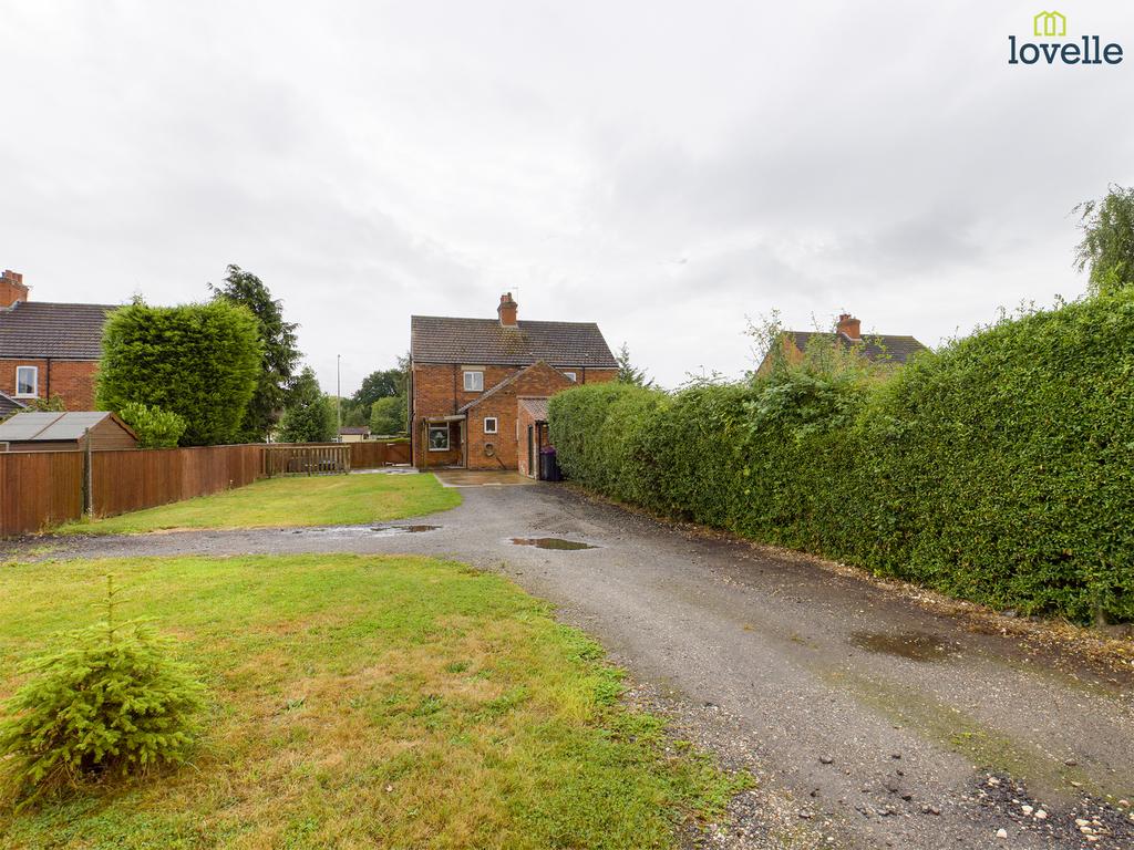Gainsborough Road, Middle Rasen, LN8 2 bed semidetached house £180,000