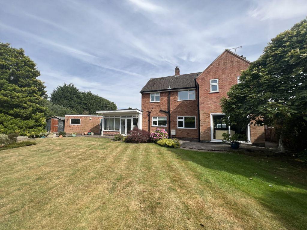 Holme Drive, Oadby, LE2 3 bed detached house - £474,950